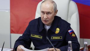 Navi russe sequestrate. Putin minaccia l’Europa: “Risponderemo ovunque”