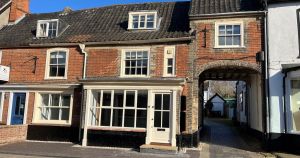 Grade II listed home to rent in market town for £1,200 pcm