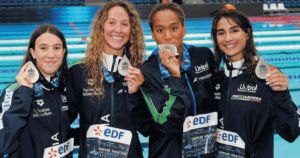 Curtis scatenata a Parigi: altra bracciata nella storia