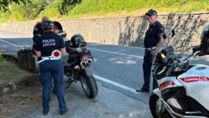 Mugello, proseguono i controlli sulle strade: fermate 82 moto e 4 auto