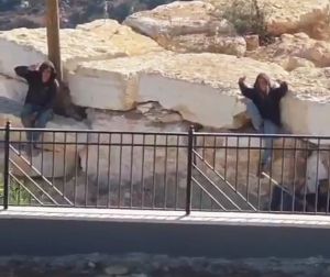 IDF said to evacuate Palestinian homes in West Bank’s Qusra as settler squatters stay put