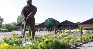 Garden centre restaurant shortens menu and opening hours due to heatwave