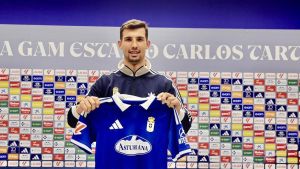 Las primeras palabras de Carlos Domínguez como jugador del Real Oviedo: 