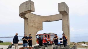Últimos retoques para la Noche de los Fuegos en Gijón: más de 1.600 kilos de pólvora, 20.000 explosiones y una traca 
