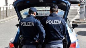 Folle inseguimento sulla Fi-Pi-Li: ladro non si ferma all’alt e fugge su una Bwm rubata
