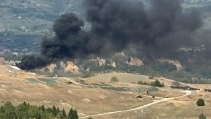 Incendio alla discarica di Podere Rota. Vigili del fuoco in azione
