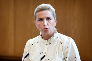 Professor: I sin trang til at beskytte os umyndiggør Mette Frederiksen os