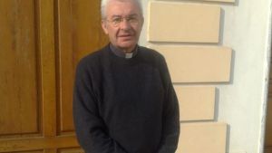 Non rispondeva alla sorella. Trovato morto don Camana