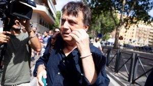 Lavitola resta in carcere: “Niente bombe, volevo sparassero”. Il gip: da lui ricostruzioni inverosimili