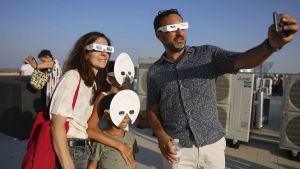 De eclipses y milenarismos