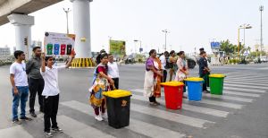 Ahmedabad Is Teaching People to Sort Household Waste While They Wait at Traffic Signals