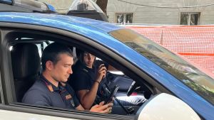 Tenta furto in appartamento, preso. Proprietaria di casa fa arrestare un ladro: era nascosto sotto al letto