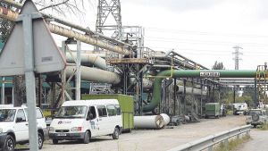La industria auxiliar de Arcelor incorpora un centenar de personas para las paradas del verano