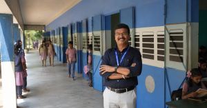 A Tamil Nadu Teacher Turned His Govt School’s Classrooms Into Bright Train Coaches & Enrolment Tripled