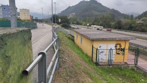 A prisión el hombre que trató de apuñalar a su expareja en Mieres en apeadero cerca del centro comercial