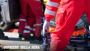Torre Del Greco, dimentica il freno a mano e muore travolto dalla sua auto