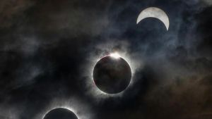Eclissi di Luna del 28 agosto: lo spettacolo all’alba in diretta dal “cielo buio” di Manciano