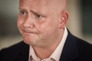 Berlingske mener: Bestil popcornene – regeringens økonomiske plan er allerede i total opløsning