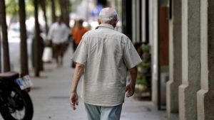 Atracar a un mayor