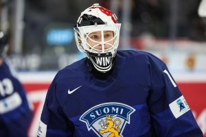 Oilers building goaltending pipeline with Emil Vinni signing