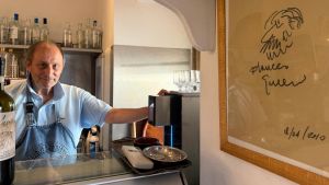 Alla Caciosteria, ‘casa’ di Guccini: “Gentilezza e cultura sconfinata. Ci mancheranno le sue richieste”