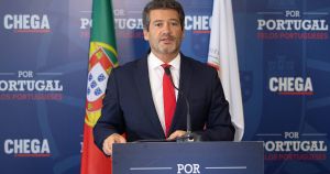 Ventura acusa Montenegro de ignorar caso Luís Neves e de estar 
