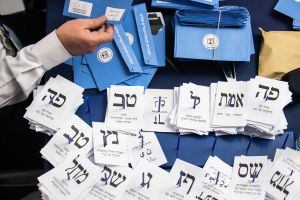 Ballot battlefield takes shape as sides tussle over voters homebound and homeward bound
