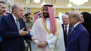 Üç lider Mekke imzası atarken evde çocuklar ne dinliyordu?