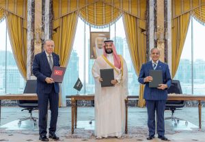 خيارات محدودة تحاكي «فوضى التحالفات» الإقليمية والدولية