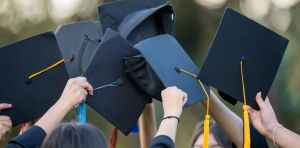 Lanceurs d’alerte en exil : pourquoi les business schools ont une responsabilité à assumer