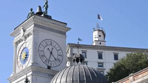 L'orologio di piazza Libertà a Udine torna in funzione ma 