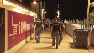 Ferragosto blindato a Jesolo: oltre 100 agenti e posti di blocco su tutto il litorale
