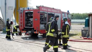 Chioggia, tre giovani salvano un uomo intrappolato nella casa in fiamme