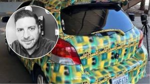 L’auto invisibile ai controlli è tutta colorata, l’invenzione che inganna l’algoritmo (e la targa è irriconoscibile)