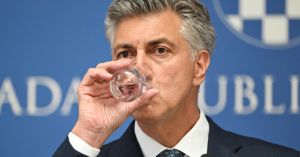 Zbilja nadrealan trenutak s Plenkovićeve presice. Za stanovnike širom Hrvatske opasniji i otrovniji od vode