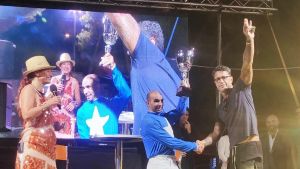 Corona all’ippodromo. Il ministero lo diffida. Ma lui annuncia il partito