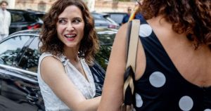 Ayuso esquiva el escándalo del ático porque 