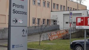 Pronto soccorso di San Donà assediato da turisti e codici bianchi: «Venite solo le per urgenze»