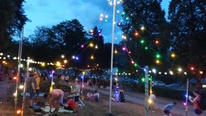 3000 bunte Lampen tauchen den alten Todtmooser Kurpark in eine stimmungsvolle Festmeile