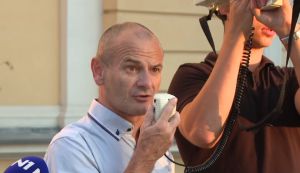 Obraćanje tužioca Vukašina Vujičića u Valjevu: Nastavljamo da radimo u skladu sa zakonom, pozvao i na aplauz za njegove prijatelje iz vladajuće stranke