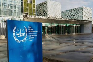 Un aveu de faiblesse face au droit