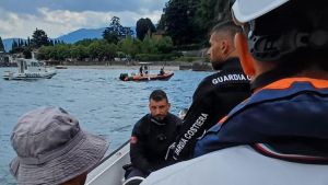 Domenica tragica sul Lario: ventenne annega a Malgrate, una 16enne salvata per un soffio a Bellano, decine gli interventi /
