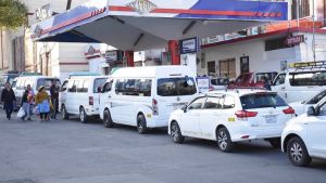 El gobierno de Paz no tiene fecha para resolver escasez de combustibles, crece la indignación de la población
