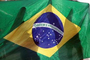 Para o desenvolvimento do Brasil, a vitória tem que ser conquistada nas urnas e para muitos além delas