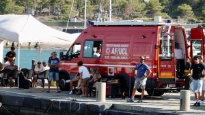 “Sebastiano dove sei?”, il grido di dolore sul molo aspettando un miracolo. Porto Venere nel dramma