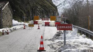 La carretera de San Isidro se pone la visera contra la nieve: la (millonaria) obra de las nuevas pantallas antialudes se licitará antes de final de año