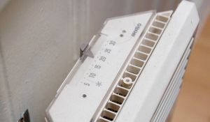 En liten, rød lampe blinket hissig – noe var alvorlig galt
