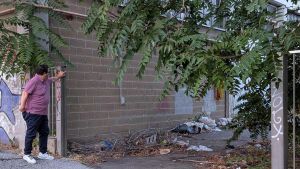 Rozzano, caccia ai ladri dei metalli: nel mirino le inferriate