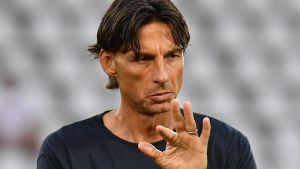Dagli spogliatoi Parla Cioffi. 