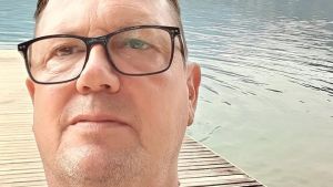 Giovane pestato fuori da un bar di Barcellona, il padre: «Aggredito solo perché italiano»